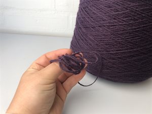 Lovely - blandingsgarn med uld, flot violet